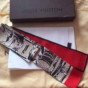 Authentic Louis Vuitton Bandeau Silk 🧣